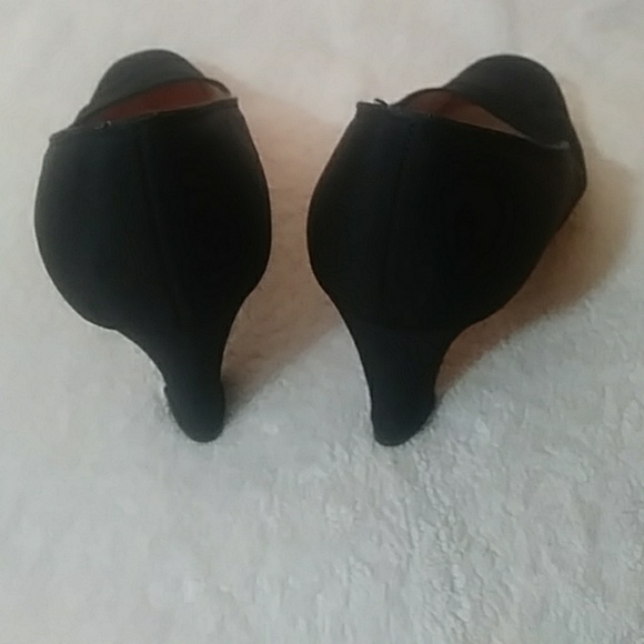 Thayer McNeil black fabric heels-sz 9 - Picture 5 of 7